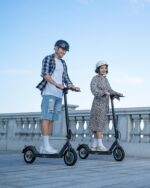 E Scooter mit Straßenzulassung,10 Zoll E Roller, Max 32km/40km Reichweite 20km/h, Elektro Scooter bis 120kg, Blinker, APP-Verbindung, Vierfache Stoßdämpfung, Duales Bremssystem E Roller für Erwachsene